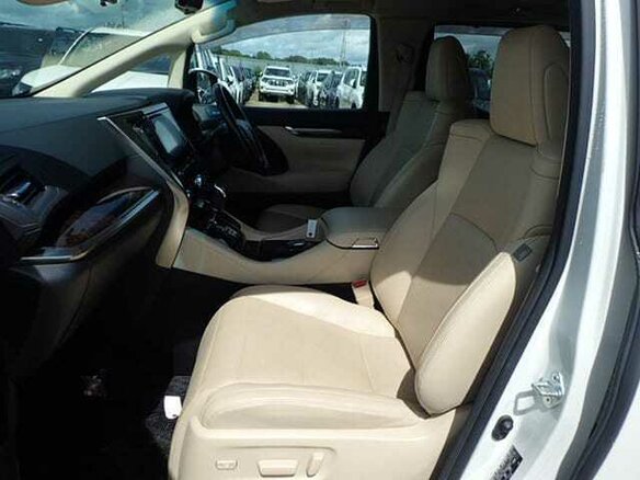 2019 Toyota Alphard III Рестайлинг, белый, 4450000 рублей - вид 13