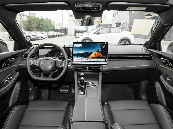 2026 Lynk & Co 03 I Рестайлинг 2, чёрный, 2390000 рублей - вид 6