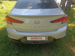 2019 Hyundai Avante VI Рестайлинг, серебристый, 2000000 рублей, вид 3