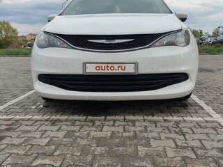 2020 Chrysler Voyager VI, серебристый, 2600000 рублей, вид 1