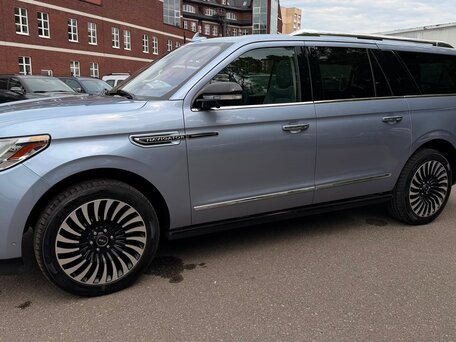 2019 Lincoln Navigator L IV, голубой, 3999000 рублей, вид 4