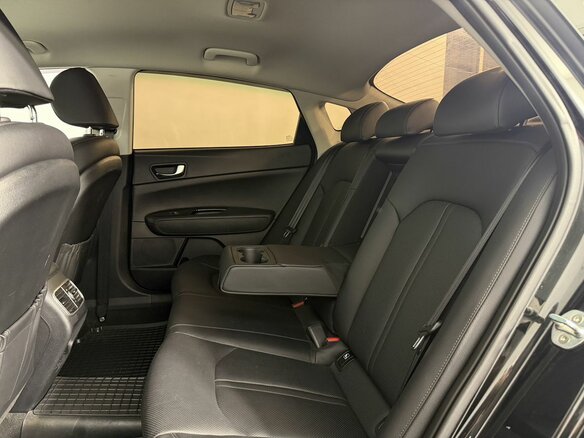 2018 Kia Optima IV Рестайлинг, чёрный, 2360000 рублей - вид 17