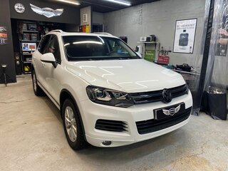 2012 Volkswagen Touareg II, белый, 2100000 рублей, вид 4