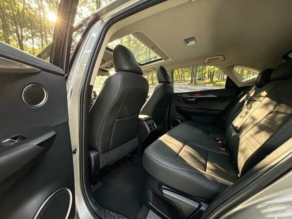 2021 Lexus NX 200 I Рестайлинг, серый, 3350000 рублей - вид 11