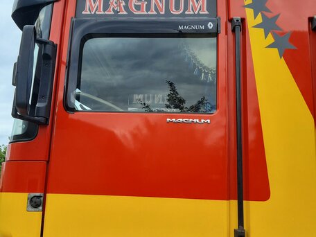 2003 Renault Magnum, красный, 1897000 рублей, вид 1