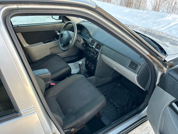 2011 Lada (ВАЗ) Priora I, серебристый, 299000 рублей - вид 8