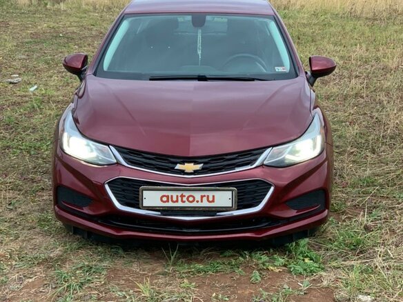 2016 Chevrolet Cruze II, красный, 1300000 рублей - вид 3