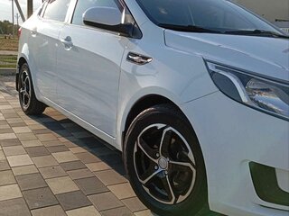 2014 Kia Rio III, белый, 1050000 рублей, вид 3