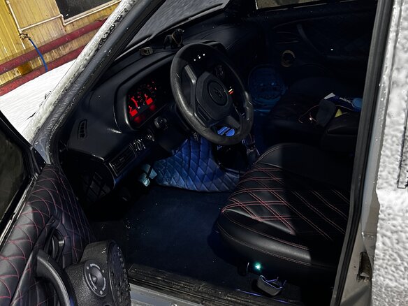 2004 Lada (ВАЗ) 2115, серебристый, 300000 рублей - вид 8