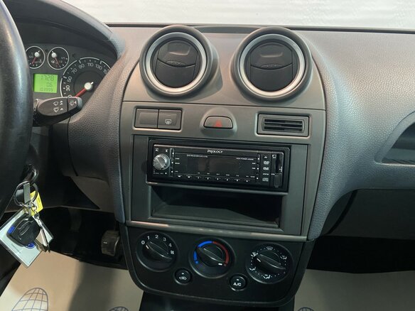 2008 Ford Fiesta Mk5, серебристый - вид 17
