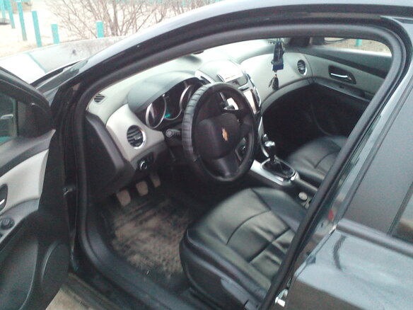 2014 Chevrolet Cruze I Рестайлинг, чёрный, 550000 рублей