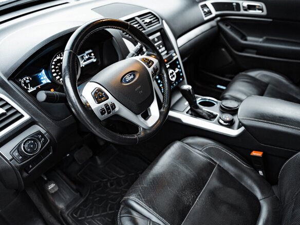 2014 Ford Explorer Sport V, белый, 2500000 рублей - вид 26
