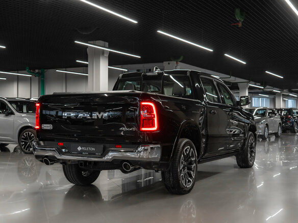 2025 Ram 1500 Crew Cab V Рестайлинг, чёрный, 11150000 рублей - вид 4
