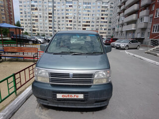 1997 Nissan Elgrand I (E50), зелёный, 490000 рублей, вид 2