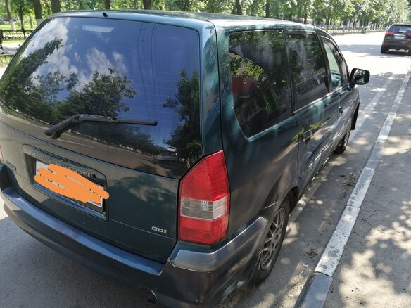 2001 Mitsubishi Space Wagon III, зелёный - вид 6