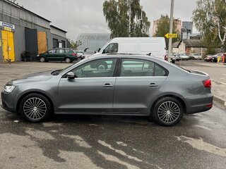 2014 Volkswagen Jetta VI, серебристый, 820000 рублей, вид 2