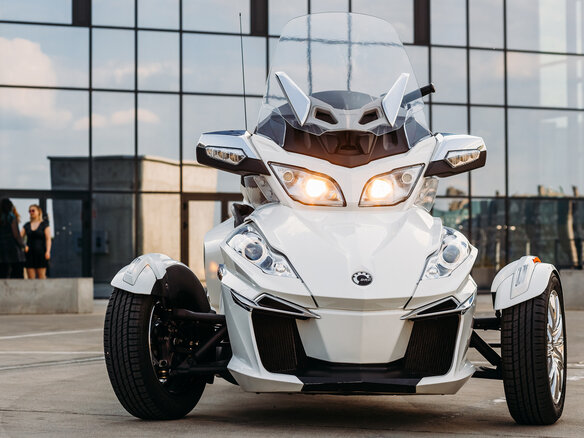 2015 BRP Can-Am Spyder, белый, 1528202 рублей - вид 1