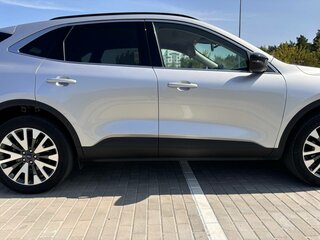 2019 Ford Escape IV, серебристый, 2500000 рублей, вид 3