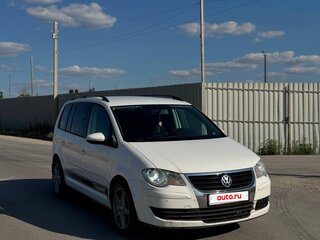 2009 Volkswagen Touran I Рестайлинг, белый, 800000 рублей, вид 3