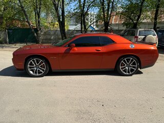2022 Dodge Challenger R__T III Рестайлинг 2, оранжевый, 7650000 рублей, вид 4