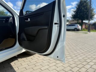 2017 Kia Rio IV, белый, 1325000 рублей, вид 5
