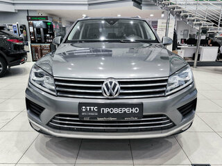 2016 Volkswagen Touareg II Рестайлинг, серый, 2399000 рублей, вид 2