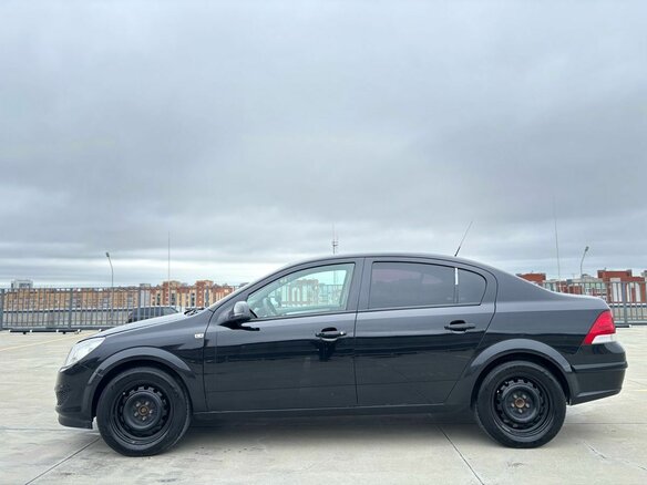 2012 Opel Astra H Рестайлинг, чёрный - вид 1