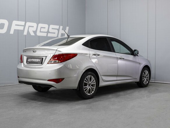 2016 Hyundai Solaris I Рестайлинг, серебристый - вид 1