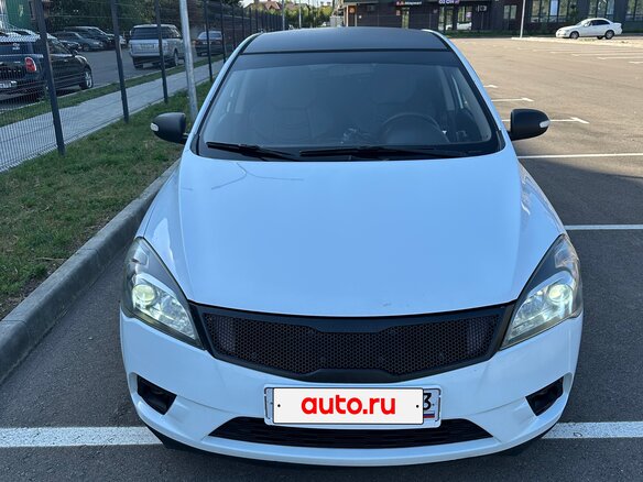 2011 Kia Ceed I Рестайлинг, белый, 770000 рублей - вид 1