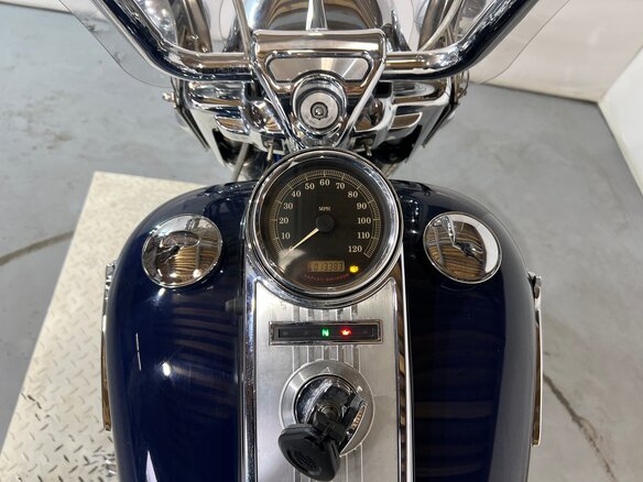 2010 Harley-Davidson Road King, синий, 610000 рублей - вид 26