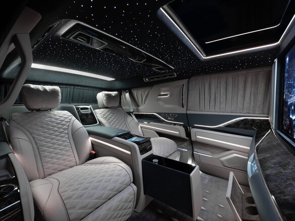 2024 Cadillac Escalade ESV V Рестайлинг, чёрный, 53400000 рублей - вид 6