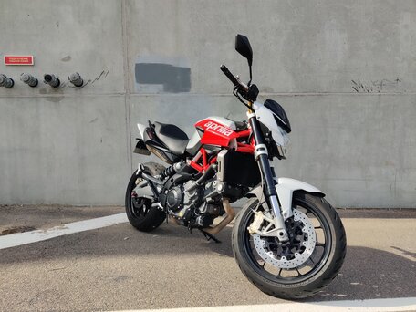 2012 Aprilia SL 750 Shiver, красный, 710000 рублей, вид 2
