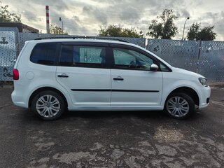 2014 Volkswagen Touran I Рестайлинг 2, белый, 750000 рублей, вид 2