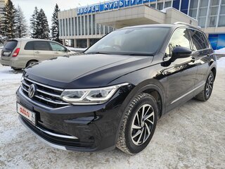 2021 Volkswagen Tiguan II Рестайлинг, чёрный, 2999000 рублей, вид 3