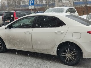 2013 Toyota Corolla XI (E160, E170, E180), белый, 1311000 рублей, вид 1