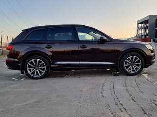 2021 Audi Q7 45 TDI II (4M) Рестайлинг, коричневый, 7700000 рублей, вид 3