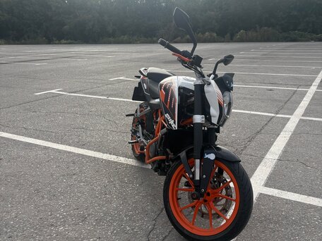 2014 KTM 390 Duke, белый, 340000 рублей, вид 2