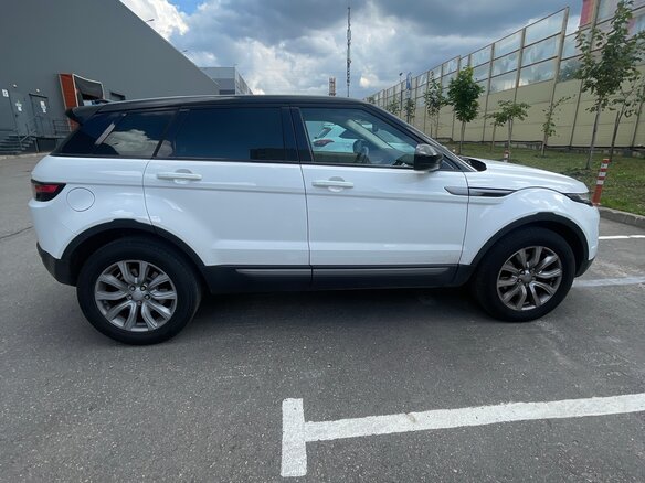 2017 Land Rover Range Rover Evoque I Рестайлинг, белый, 2050000 рублей - вид 3
