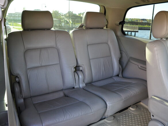 2004 Kia Carnival I Рестайлинг, зелёный, 380000 рублей - вид 6