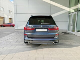 2020 BMW X7 40i I (G07), серый, 5750000 рублей, вид 4