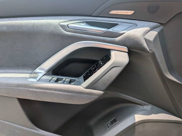 2026 Audi SQ5 III, синий, 11231243 рублей - вид 5