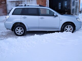 2006 Mitsubishi Outlander I, серебристый, 950000 рублей, вид 1