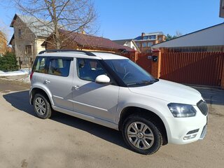 2017 Skoda Yeti I Рестайлинг, белый, 1749000 рублей, вид 4