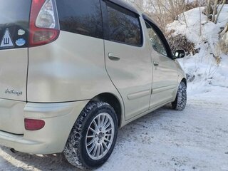 2004 Toyota FunCargo, серый, 680000 рублей, вид 4
