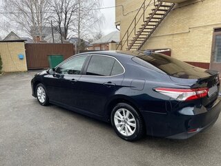 2018 Toyota Camry VIII (XV70), синий, 2000000 рублей, вид 4