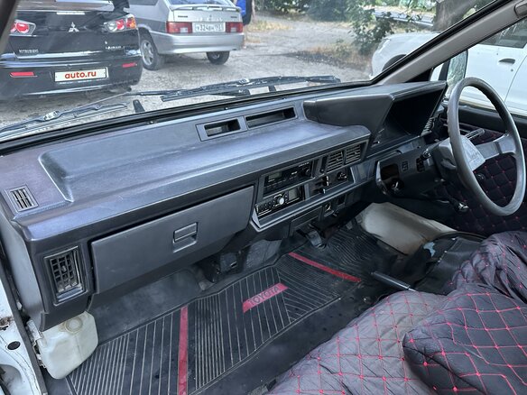 1995 Toyota LiteAce, белый, 630000 рублей - вид 9