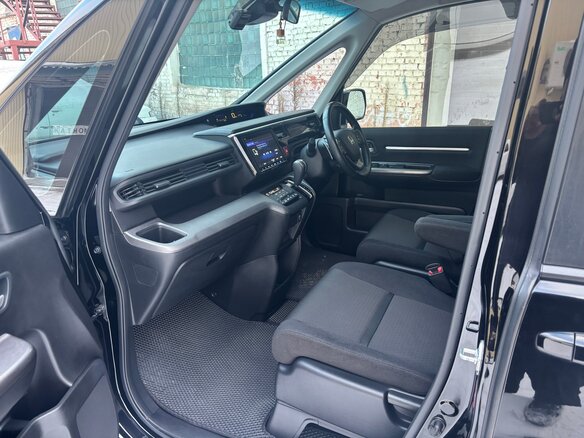 2020 Honda Stepwgn V Рестайлинг, чёрный, 2250000 рублей - вид 5