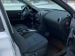 2011 Nissan Qashqai I Рестайлинг, серебристый, 1100000 рублей, вид 4