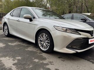2020 Toyota Camry VIII (XV70), белый, 3400000 рублей, вид 2