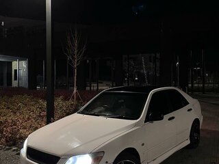 2001 Toyota Altezza, белый, 900000 рублей, вид 2